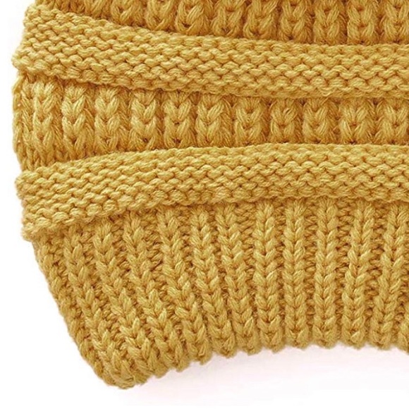 Mustard 5⭐️ Rated Slouchy Knit Beanie w Fur PomPom - Picture 3 of 7